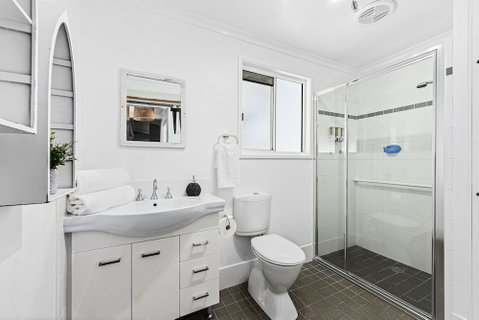 Flynns Beach Caravan Park - Great Ocean Road Tourism 1