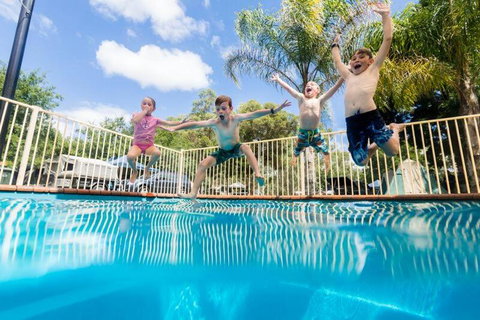 Deniliquin Riverside Caravan Park - Great Ocean Road Tourism 2