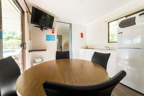 Deniliquin Riverside Caravan Park - Great Ocean Road Tourism 3