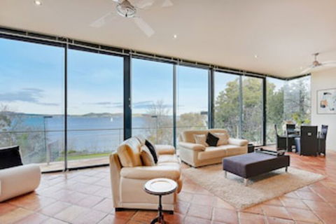 Kylakin On The Derwent River - Rejuvenate Stays - Great Ocean Road Tourism 0