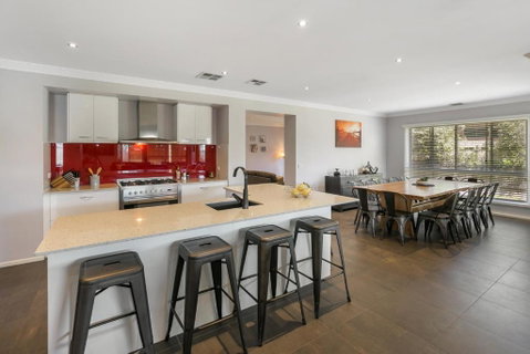 Luxury Coastal Escape - Great Ocean Road Tourism 6