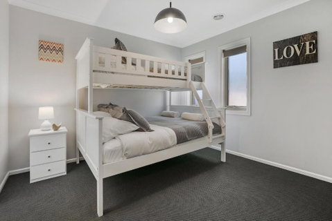 Luxury Coastal Escape - Great Ocean Road Tourism 3