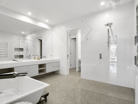 Lansdowne Villa With Swimming Pool - Great Ocean Road Tourism 3