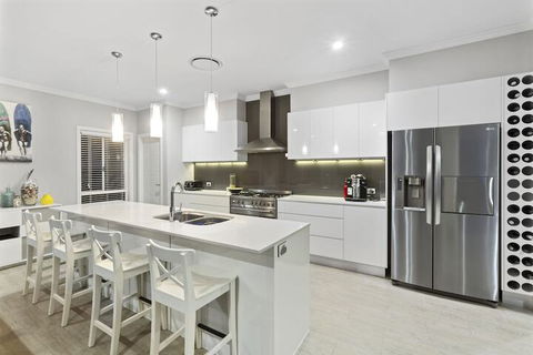 Ebony Rose Tweed Coast Holidays - Great Ocean Road Tourism 3