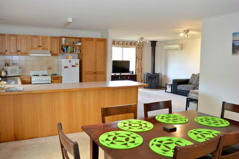 Chillax - Great Ocean Road Tourism 2