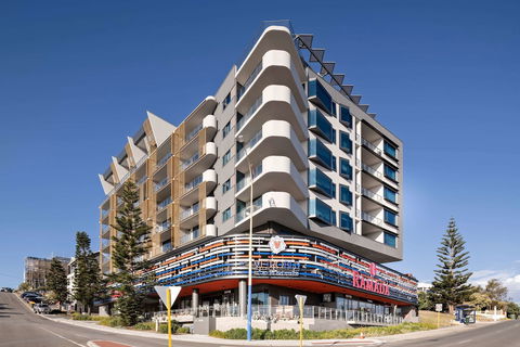 Ramada VetroBlu Scarborough Beach - Great Ocean Road Tourism 4