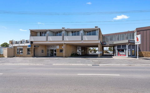 Bayside Hotel - Great Ocean Road Tourism 5