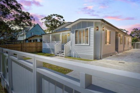 Margarets Hamptons Cottage - Great Ocean Road Tourism 0