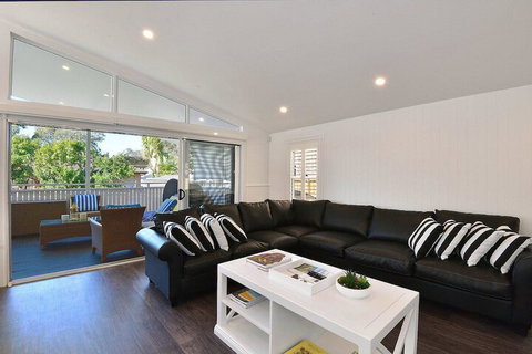 Margarets Hamptons Cottage - Great Ocean Road Tourism 4