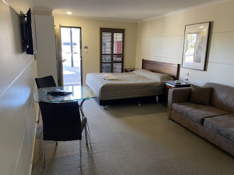 Balranald Club Motel - Great Ocean Road Tourism 3