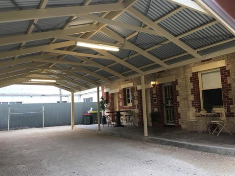 Two Cow Cottage Bed & Breakfast - Great Ocean Road Tourism 6