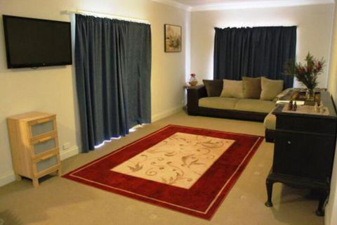 Lake Tyrrell Accommodation - Great Ocean Road Tourism 3