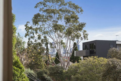 BOUTIQUE STAYS - Ace's Place - Great Ocean Road Tourism 1