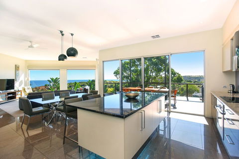 Lavina Luxury Beach House - Great Ocean Road Tourism 3