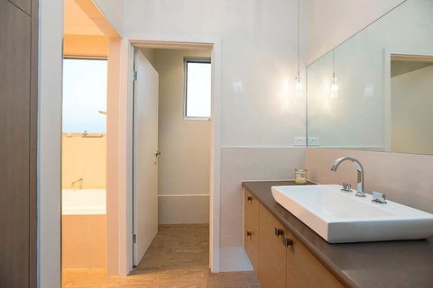 Lavina Luxury Beach House - Great Ocean Road Tourism 4