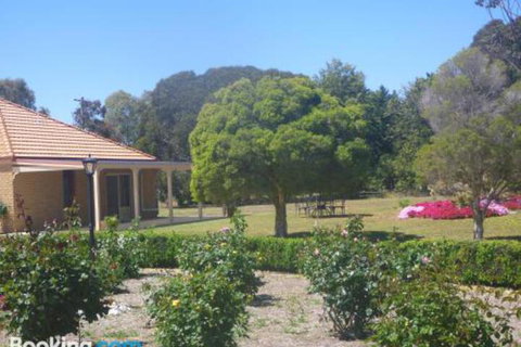 Fairways Bed & Breakfast At Jerilderie - Great Ocean Road Tourism 3