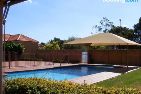 Fairways Bed & Breakfast At Jerilderie - Great Ocean Road Tourism 5