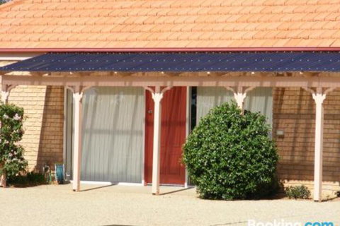 Fairways Bed & Breakfast At Jerilderie - Great Ocean Road Tourism 2