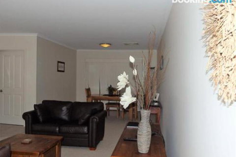 Fairways Bed & Breakfast At Jerilderie - Great Ocean Road Tourism 4