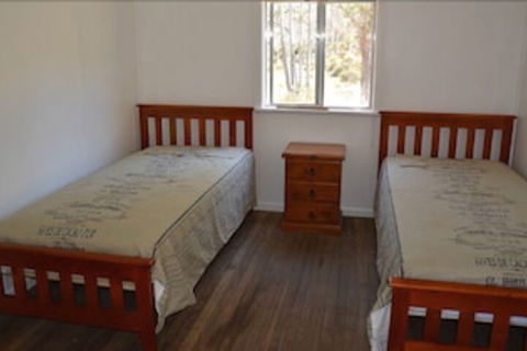 Four Bull Hut - Great Ocean Road Tourism 2