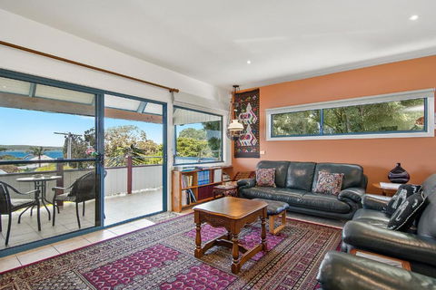 Black Dolphin Beach Penthouse - Great Ocean Road Tourism 4