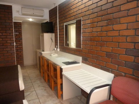 Pioneer Lodge Motel - Great Ocean Road Tourism 2