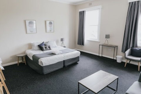 General Roberts Hotel - Great Ocean Road Tourism 0