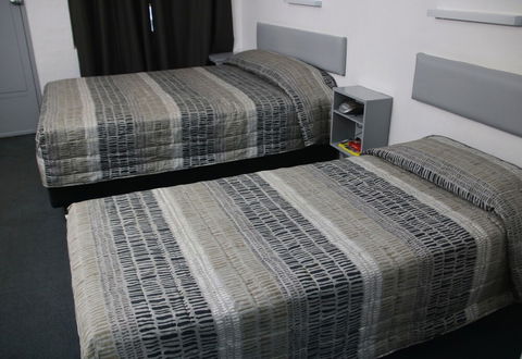 Bourbong Street Motel - Great Ocean Road Tourism 0