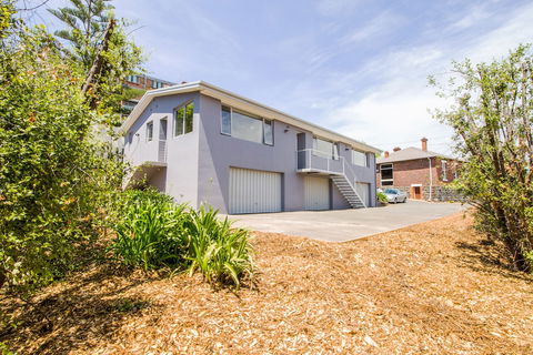 CBD Apartments Launceston - Great Ocean Road Tourism 3