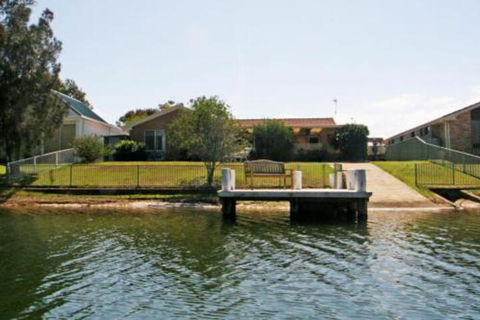 Relax & Enjoy The River - Great Ocean Road Tourism 4
