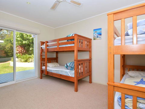 Morisset Bay Waterfront Views Lake House Looking Over Trinity Marina - Great Ocean Road Tourism 2