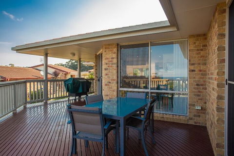 'Carnook House' Tura Beach - Great Ocean Road Tourism 6