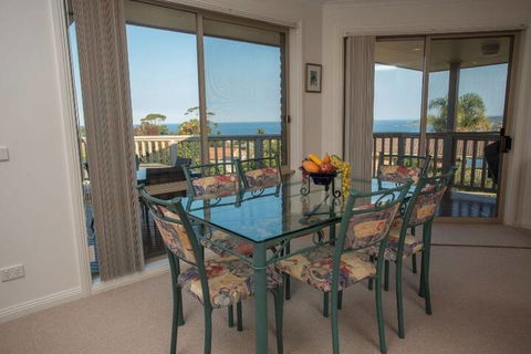 'Carnook House' Tura Beach - Great Ocean Road Tourism 2