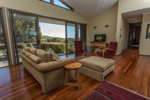 Tura Beachhouse In Dolphin Cove - Great Ocean Road Tourism 5
