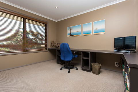 Tura Beachhouse In Dolphin Cove - Great Ocean Road Tourism 2