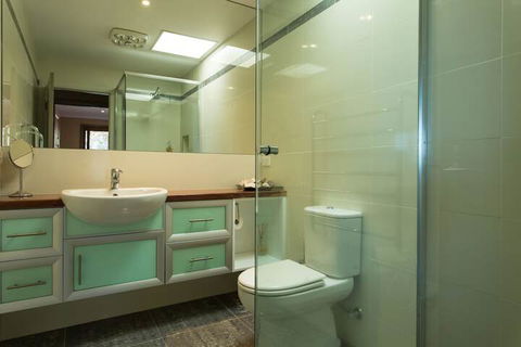 Tura Beachhouse In Dolphin Cove - Great Ocean Road Tourism 3