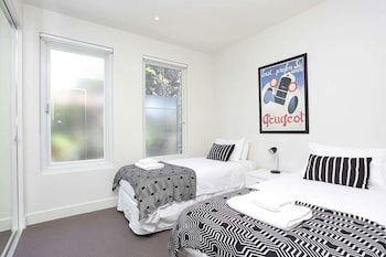 Brighton Beach Bayside Beauty - Great Ocean Road Tourism 0