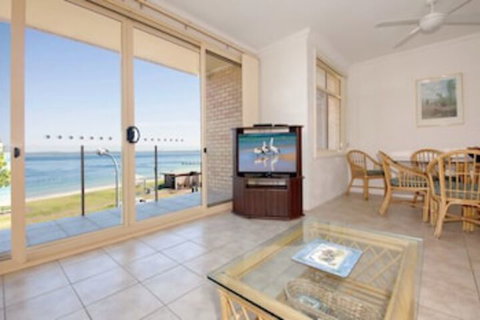 2 Bedroom Apartment Little Hut Unit 3 20 Kurrawa Close - Great Ocean Road Tourism 0