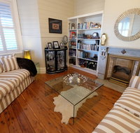 Courthouse Cottage - Great Ocean Road Tourism