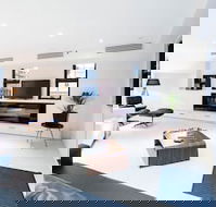 MADDISON 3BDR Port Melbourne Apartment - Great Ocean Road Tourism