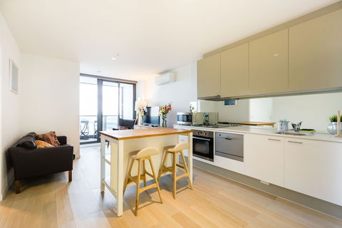 EVA, 1BDR Melbourne Apartment - Great Ocean Road Tourism 2