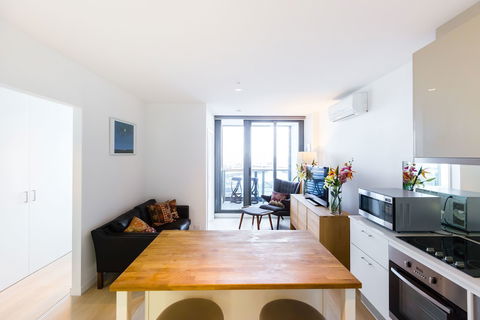 EVA, 1BDR Melbourne Apartment - Great Ocean Road Tourism 3