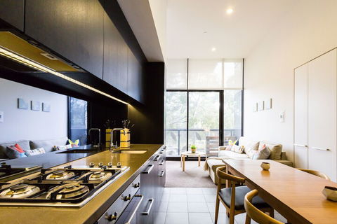 GEORGE, 1BDR North Melbourne Apartment - Great Ocean Road Tourism 4