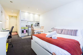 EMILY, Carlton Studio Apartment - Great Ocean Road Tourism 1