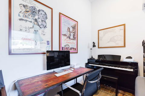 MURRAY, 1BDR Fitzroy Apartment - Great Ocean Road Tourism 0