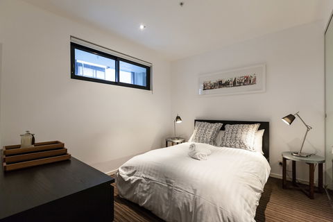 ZACH, 1BDR St.Kilda Apartment - Great Ocean Road Tourism 2