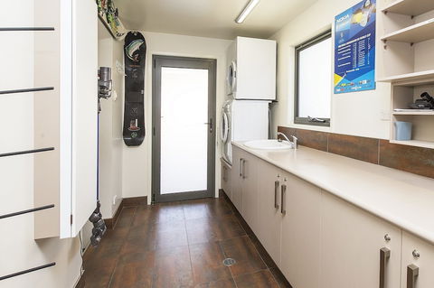 Ned Kelly's Retreat - Sophisticated Style With Modern Convenience And Magical Outlook - Great Ocean Road Tourism 0