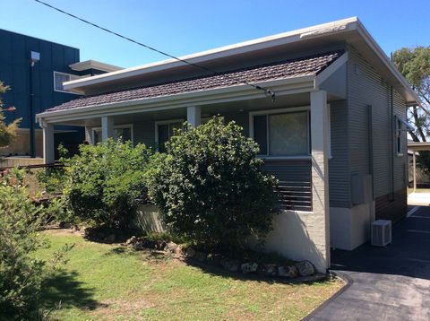 Fingal Beach Shack - Great Ocean Road Tourism 4