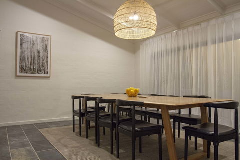 Balgownie Estate Winery Retreat & Restaurant - Great Ocean Road Tourism 0