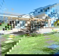 Bamboo Bay at Fingal Bay - Great Ocean Road Tourism